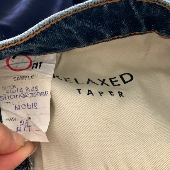 Lucky Brand Medium Wash High Rise Button Fly Relaxed Taper Leg Crop Mom Jeans - Picture 10 of 10